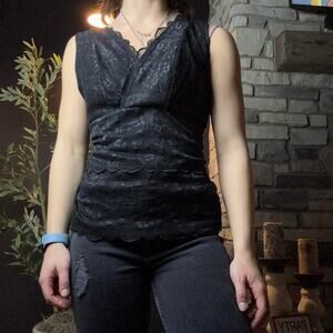 Daisy fuentes size xl black lace v-neck tank top